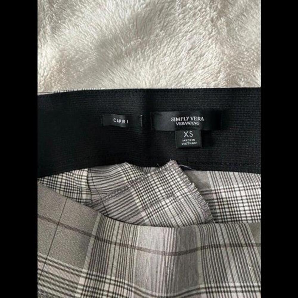 Simply Vera Vera Wang Plaid Capri Pants - Size XS - Picture 2 of 2